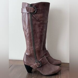 Born Crown Brown Leather Heeled Boots Womens size 10